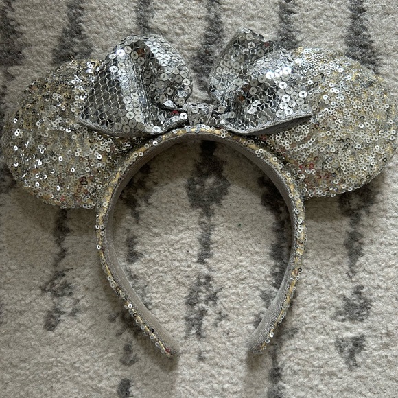 Silver Sequin Mickey Mouse Ears Headband Disney - Picture 3 of 3